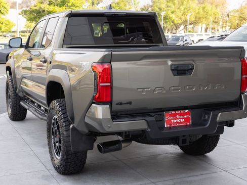 New 2026 Toyota Tacoma TRD Off-Road w/ TRD Off Road Premium Package AWD/4WD image 8