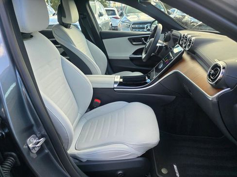 Used 2025 Mercedes-Benz C 300 4MATIC Sedan image 27