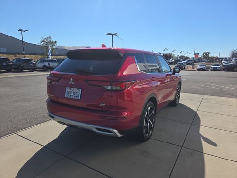 Used 2023 Mitsubishi Outlander SE image 5