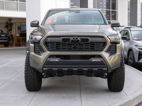 New 2026 Toyota Tacoma TRD Off-Road w/ TRD Off Road Premium Package AWD/4WD image 2