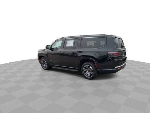 Used 2024 Jeep Wagoneer L Series II w/ Flexible Seating Group AWD/4WD image 6
