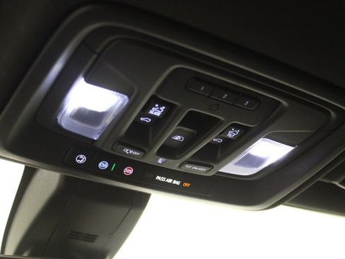 Used 2019 Chevrolet Silverado 1500 High Country w/ Technology Package image 36