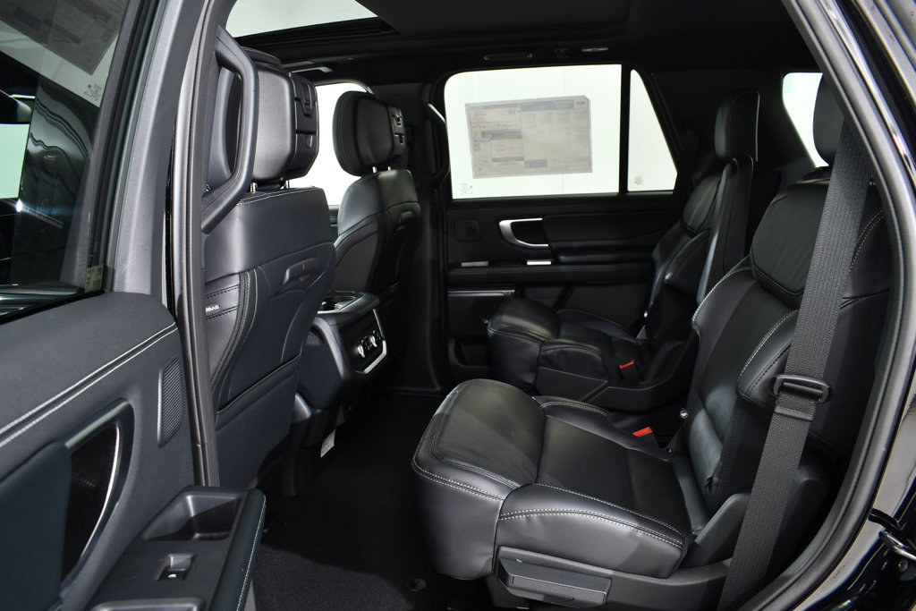 New 2027 Ford Expedition Platinum w/ Stealth Performance Package AWD/4WD image 16