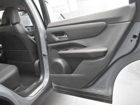 Used 2023 Nissan Ariya AWD image 21