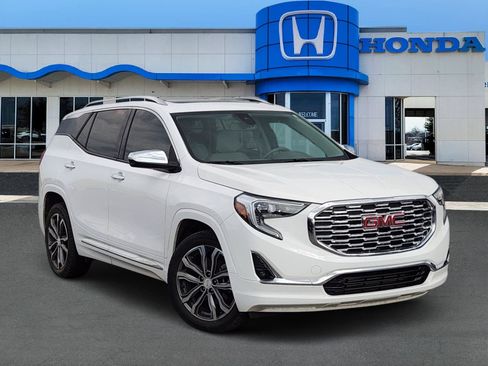 Used 2018 GMC Terrain Denali w/ Comfort Package FWD image 1