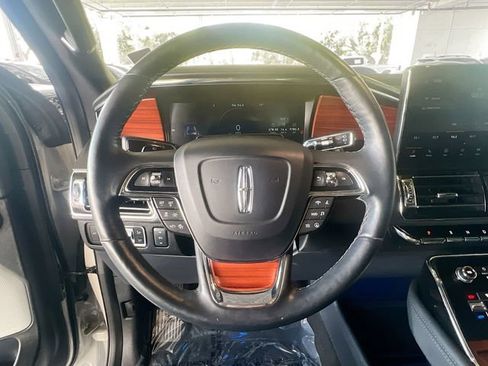 Used 2024 Lincoln Navigator L Reserve AWD/4WD image 15