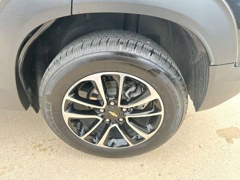 Used 2025 Chevrolet TrailBlazer LT AWD/4WD image 45