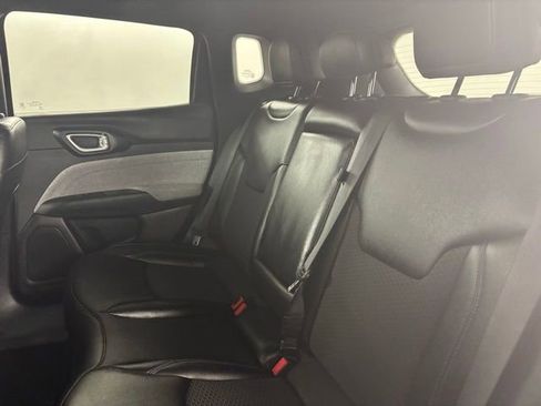 Used 2024 Jeep Compass Latitude image 11