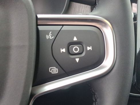 New 2025 Volvo XC40 B5 Core w/ Protection Package Premier image 16