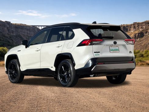 Used 2019 Toyota RAV4 XSE image 5