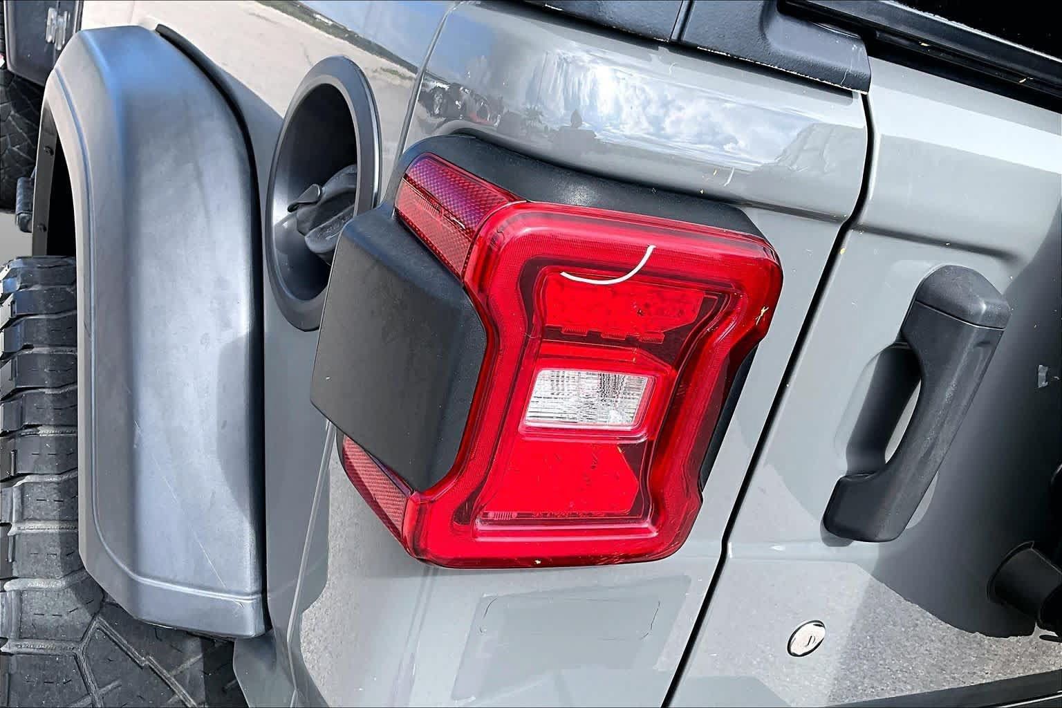 Used 2020 Jeep Wrangler Unlimited Sport AWD/4WD image 29