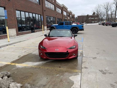 Used 2017 MAZDA MX-5 Miata Sport image 6