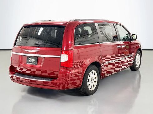 Used 2015 Chrysler Town & Country Touring w/ Driver Convenience Group FWD image 13