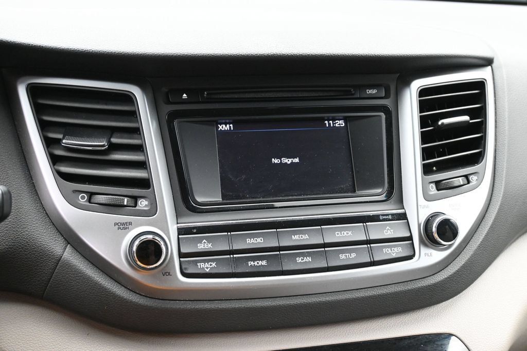 Used 2017 Hyundai Tucson SE w/ SE Popular Package 02 FWD image 13