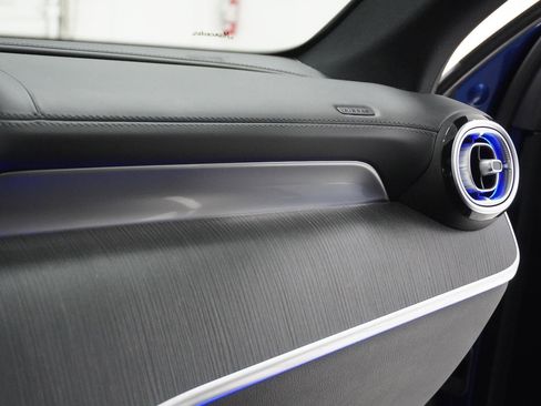 Used 2023 Mercedes-Benz GLC 300 4MATIC image 34