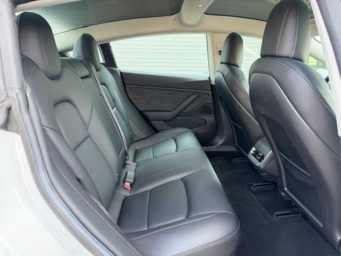 Used 2018 Tesla Model 3 Long Range RWD image 18