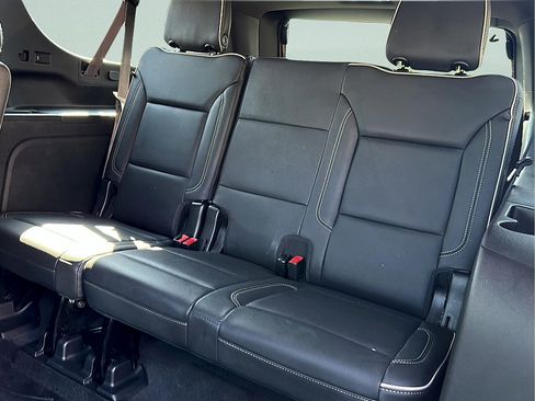 Used 2022 GMC Yukon XL SLT w/ SLT Premium Package AWD/4WD image 11