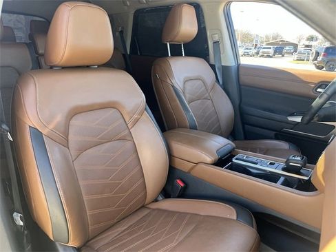 Used 2023 Nissan Pathfinder Platinum w/ Cargo Package image 30