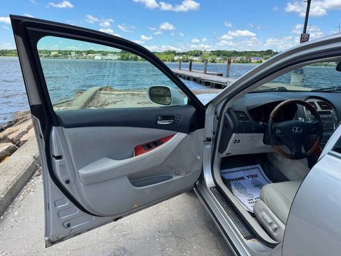 Used 2009 Lexus ES 350 FWD image 11