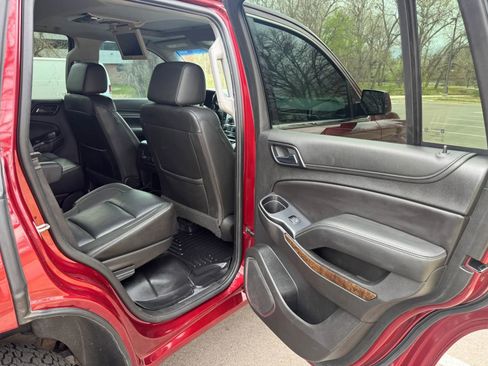 Used 2019 Chevrolet Tahoe LT w/ LT Signature Package AWD/4WD image 15
