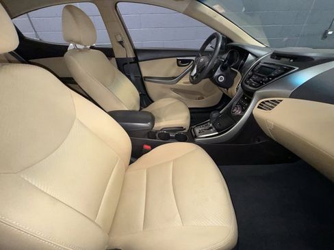 Used 2013 Hyundai Elantra GLS w/ Preferred Pkg image 7