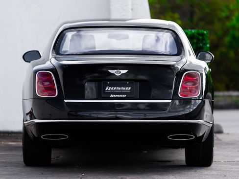 Used 2015 Bentley Mulsanne image 16