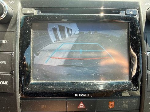 Used 2016 Toyota Camry SE FWD image 16