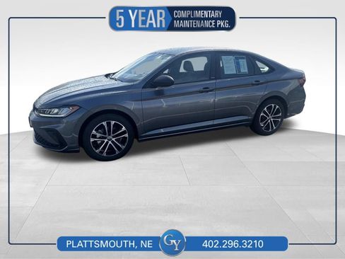 Used 2025 Volkswagen Jetta Sport FWD image 1