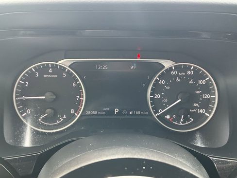 Used 2023 Nissan Pathfinder SL AWD/4WD image 12