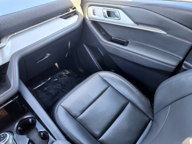 Used 2025 Ford Explorer Active w/ Active Comfort Package AWD/4WD image 15