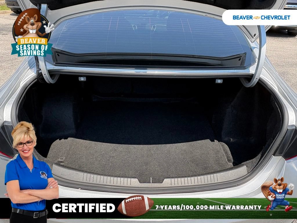 Used 2022 Chevrolet Malibu LT FWD image 11