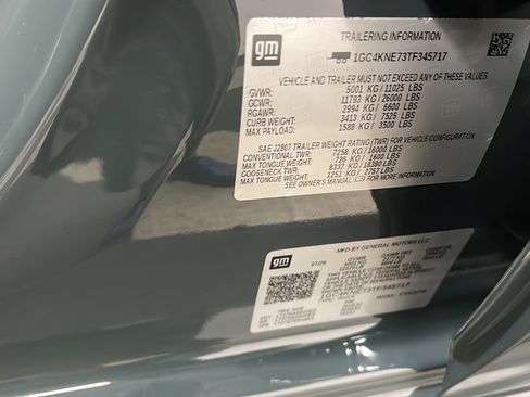 Used 2017 GMC Sierra 2500 SLE w/ HD SLE Preferred Plus Package AWD/4WD image 27