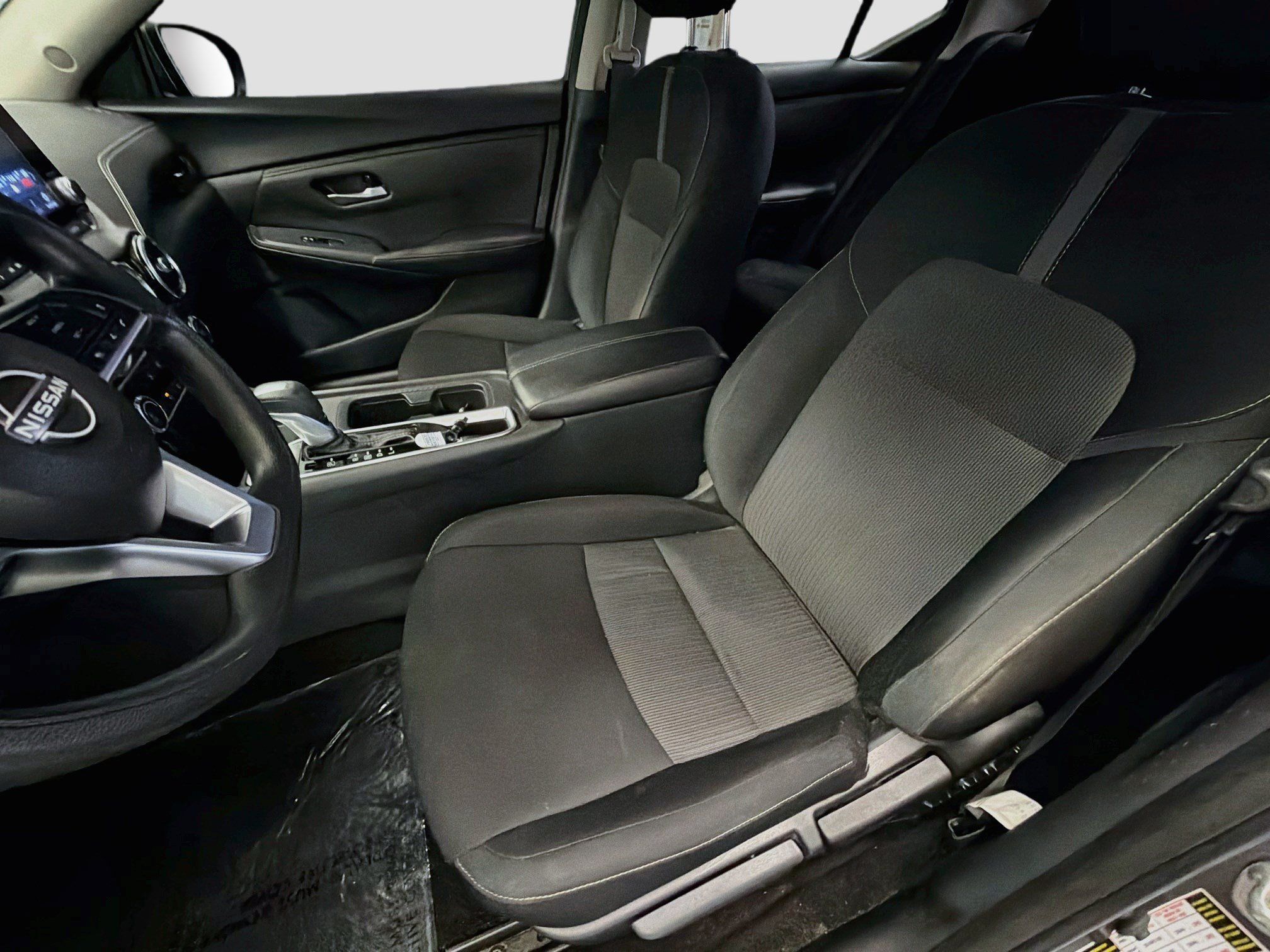 Used 2025 Nissan Sentra SV FWD image 11