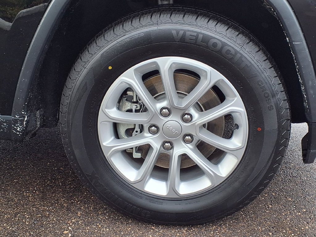 Used 2022 Jeep Grand Cherokee Laredo E RWD image 11