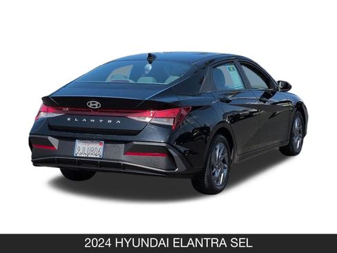 Used 2024 Hyundai Elantra SEL image 8