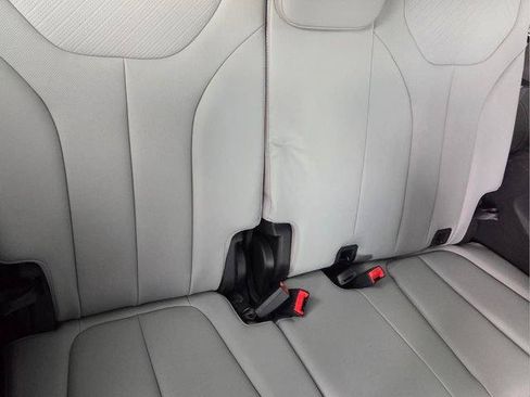 Used 2025 Hyundai Palisade SEL FWD image 19