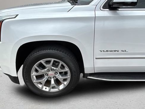 Used 2017 GMC Yukon XL SLT w/ Premium Edition RWD image 40
