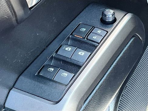 Used 2022 Toyota Tacoma TRD Off-Road w/ Technology Package image 18