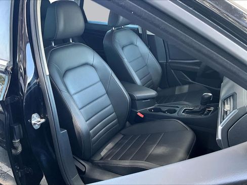 Used 2021 Volkswagen Jetta SE FWD image 8