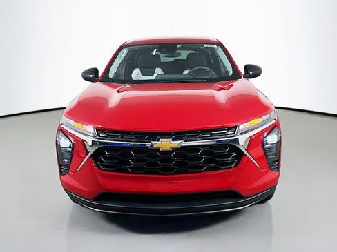 New 2026 Chevrolet Trax LS image 3