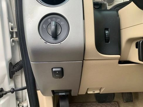 Used 2014 Ford Expedition EL XLT w/ Equipment Group 202A AWD/4WD image 26