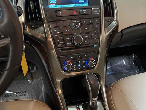 Used 2015 Buick Verano FWD image 30
