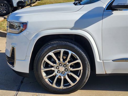 Used 2023 GMC Acadia Denali image 9