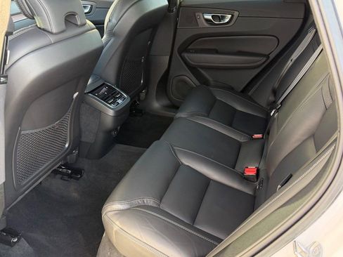 Certified 2023 Volvo XC60 B6 Ultimate w/ Climate Package image 20