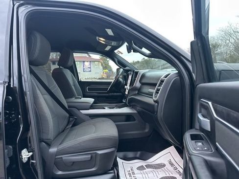 Used 2024 RAM 3500 Big Horn w/ Sport Appearance Package image 29