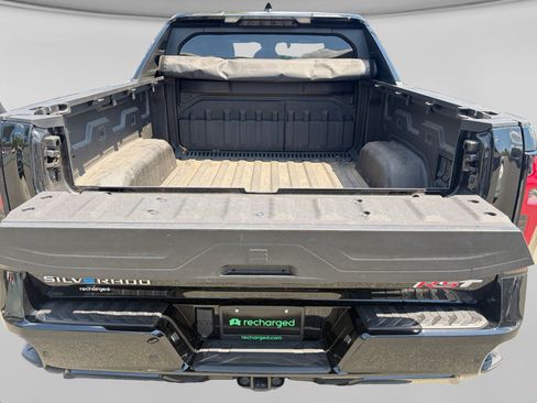 Used 2025 Chevrolet Silverado EV RST AWD/4WD image 23