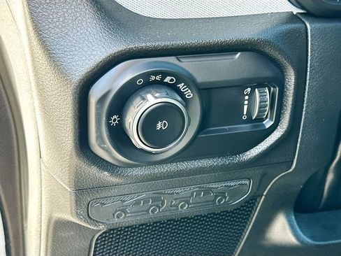 Used 2024 Jeep Wrangler Sport S image 10