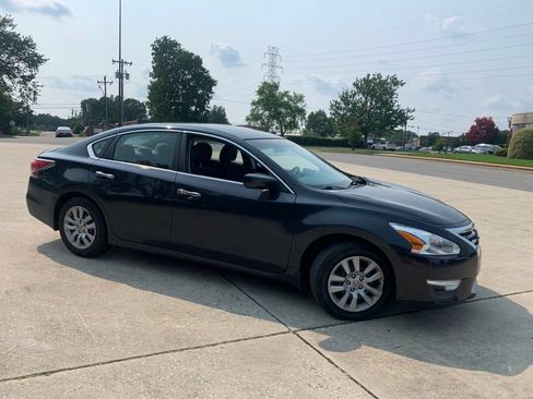 Used 2015 Nissan Altima 2.5 S w/ Power Driver Seat Package FWD image 7