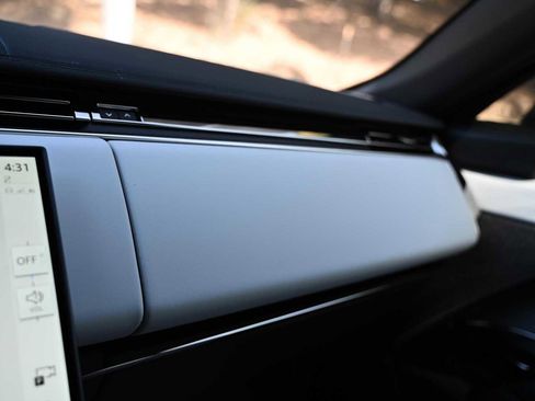 Used 2025 Land Rover Range Rover Sport Dynamic SE AWD/4WD image 13