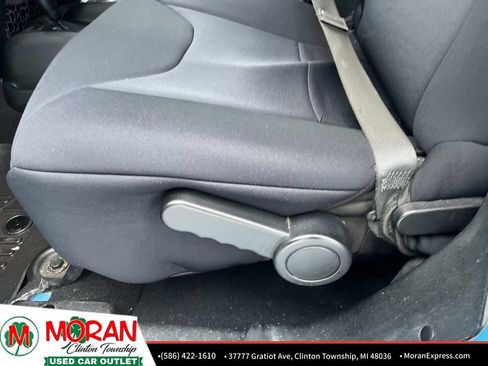 Used 2017 Jeep Wrangler Unlimited Sahara w/ Connectivity Group image 14